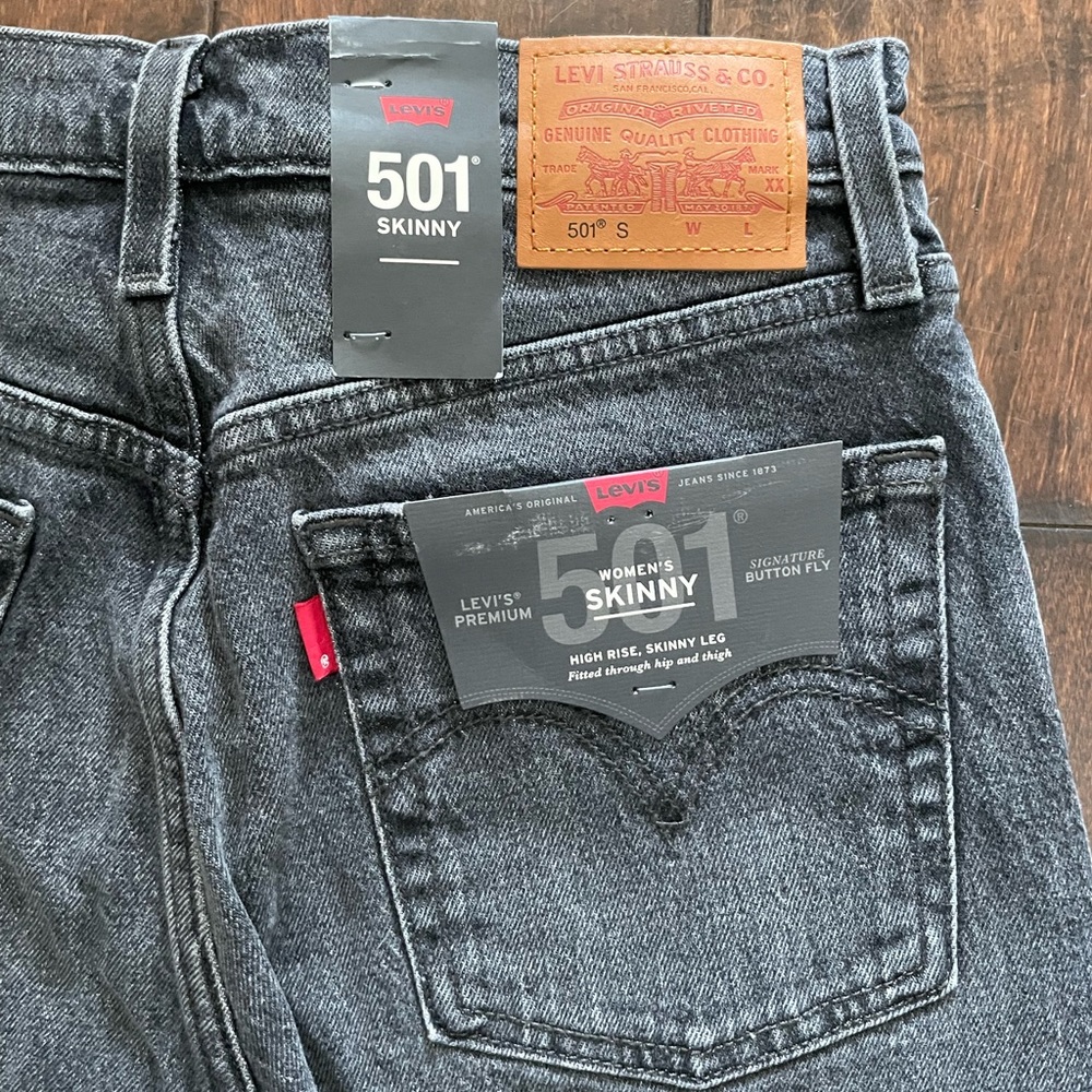 SOLD!! Levi's 501 Skinny's - Picture 5 of 8